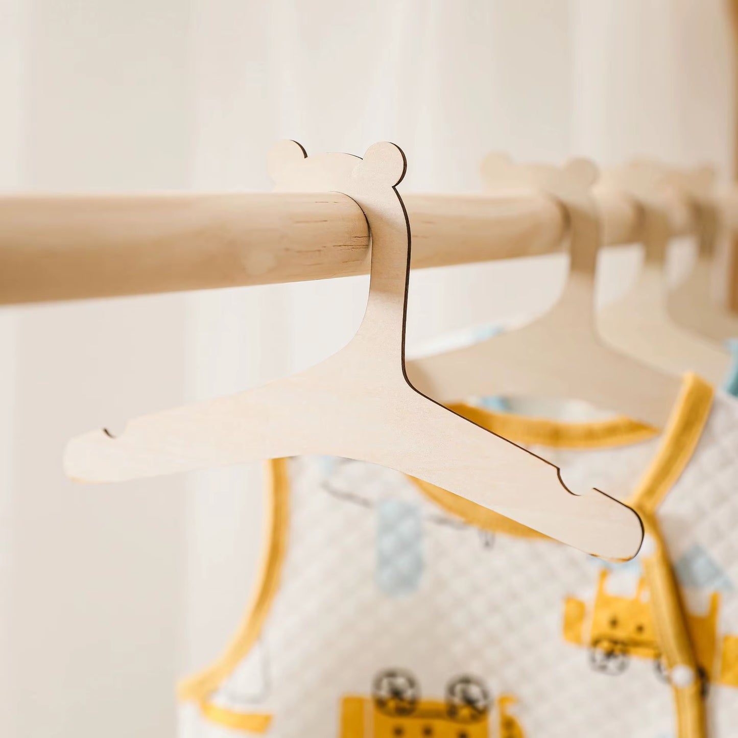 Cintre Bois Enfant – Lot de 10 Pièce