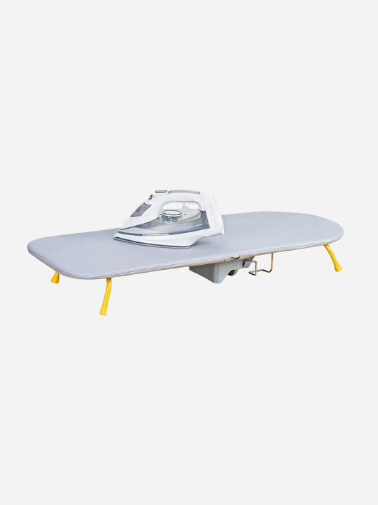 Petite table à repasser compacte et pliable